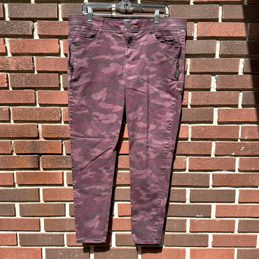 Democracy wine/plum camo pants Like new 16W